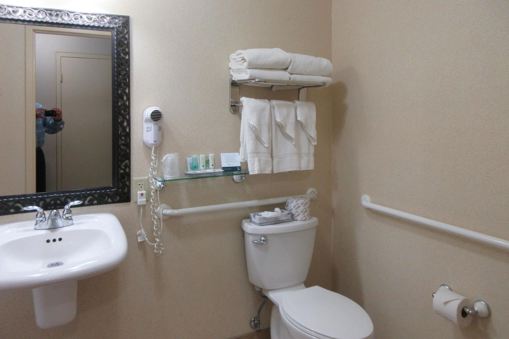 Quality Inn Oneonta Cooperstown Area Exterior foto